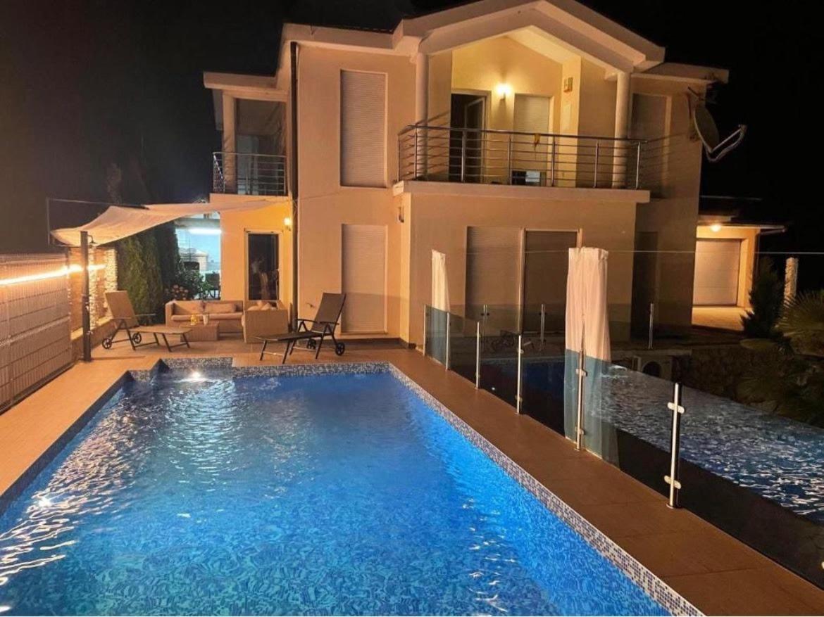 Ferienhaus Siroki Brijeg Bagian luar foto