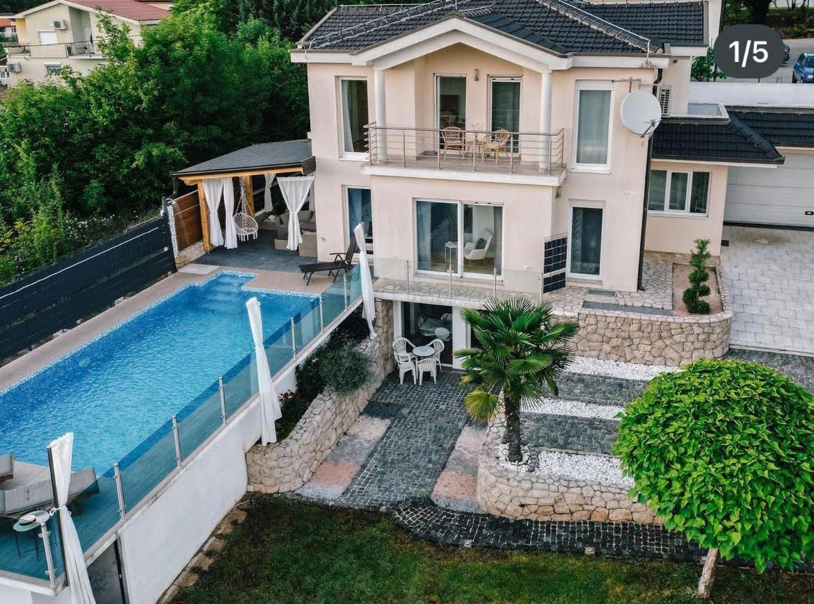Ferienhaus Siroki Brijeg Bagian luar foto